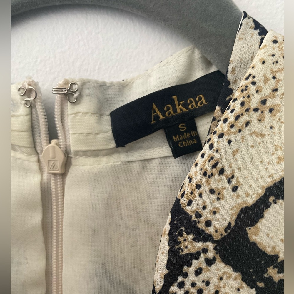 Snake pattern romper - Picture 2 of 4